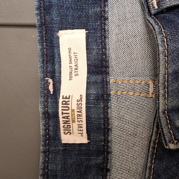 Womens Levi's Signature Totally Shaping Straight Leg Jeans 16S - Picture 4 of 8
